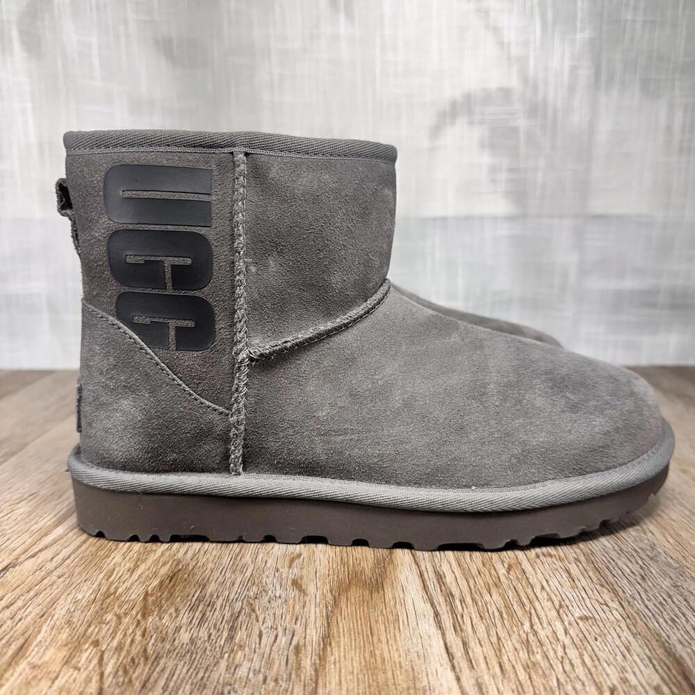 UGG Classic Mini Boots Womens 6 Gray Suede Rubber Logo Cozy‎ Winter NWB Cabin - Picture 3 of 9